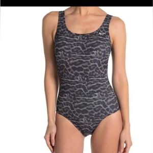 Nike gray multi Animal Print One Piece low back Swimsuit‎ size Small New